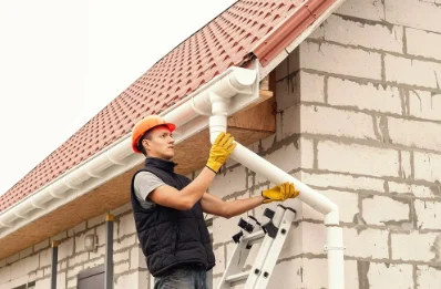 Pose et remplacement de gouttières à Braches